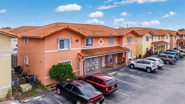 10101 W Okeechobee Rd in Hialeah Gardens, FL - Building Photo - Building Photo
