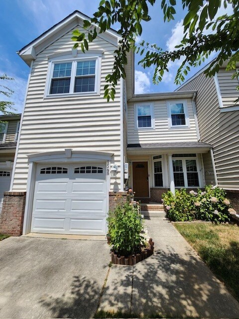 8548 Light Moon Way in Laurel, MD - Building Photo