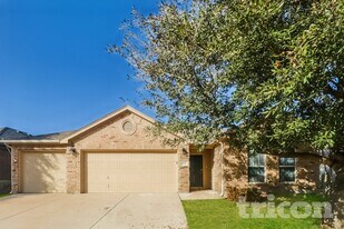 812 San Felipe Trail in Haslet, TX - Building Photo