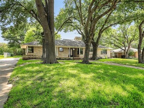 808 19th St in Plano, TX - Building Photo - Building Photo