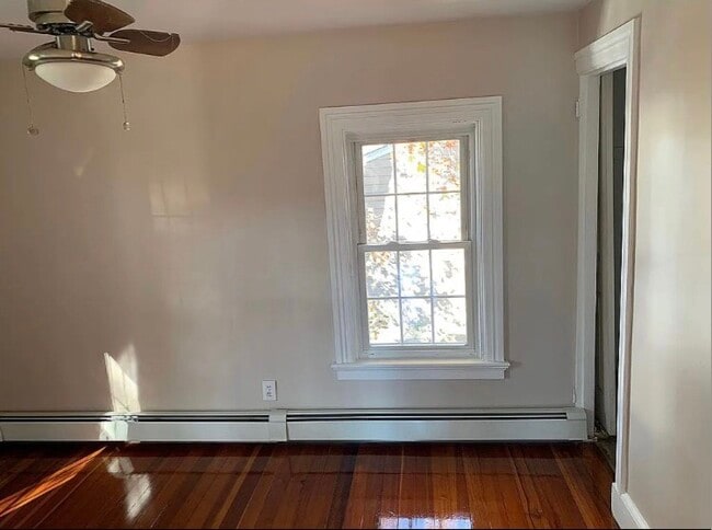 29 King St, Unit 1 in Warren, RI - Building Photo - Building Photo