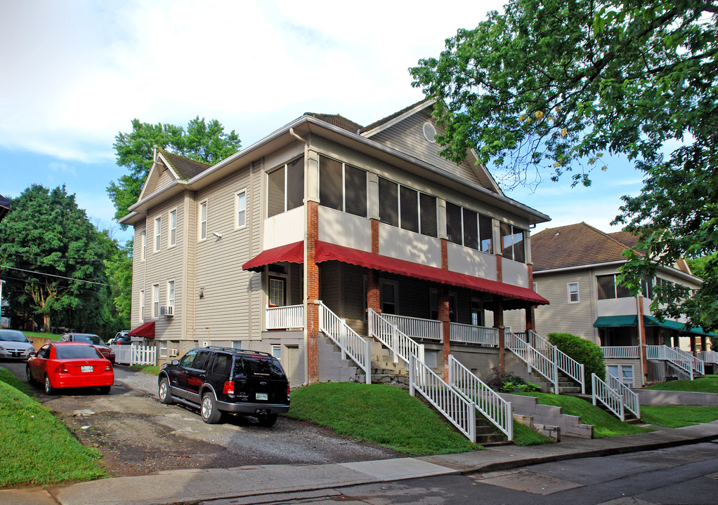 141-153 Circle Dr in Maryville, TN - Building Photo