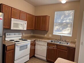 10303 Lateleaf Oak in San Antonio, TX - Building Photo - Building Photo