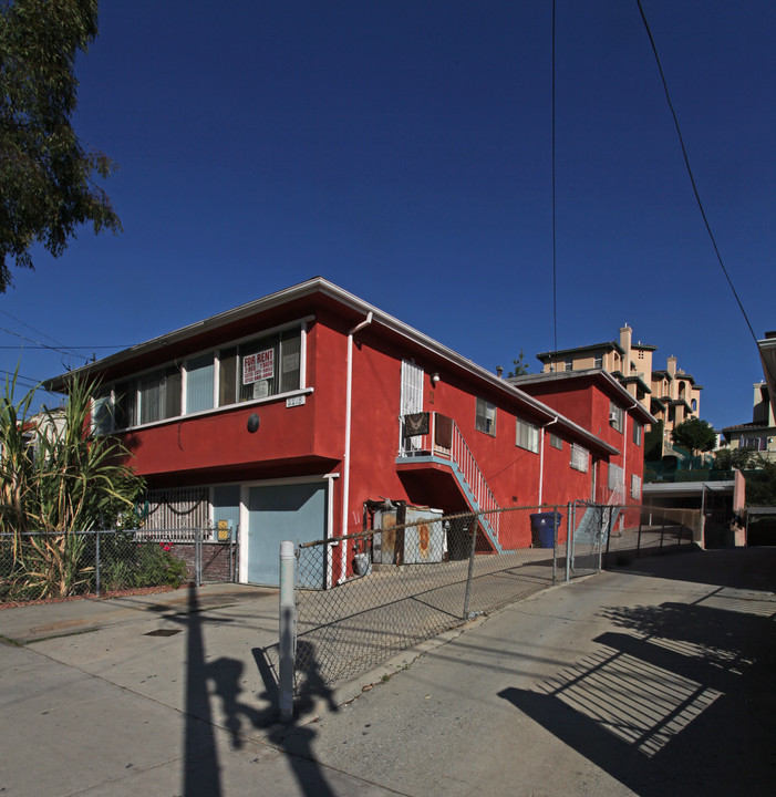 2216-2218 Lincoln Park Ave in Los Angeles, CA - Foto de edificio