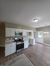 207 Charlotte Cir in Statham, GA - Foto de edificio - Building Photo
