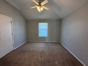 4001 Doraine Ct in Killeen, TX - Foto de edificio - Building Photo