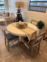 2565 NE 182nd St in North Miami Beach, FL - Building Photo - Building Photo