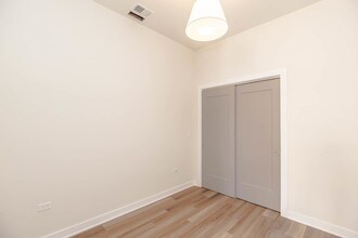 1553 N Wells St-Unit -205 in Chicago, IL - Building Photo - Building Photo