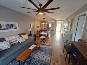 708 S Tamiami Trl in Venice, FL - Foto de edificio - Building Photo