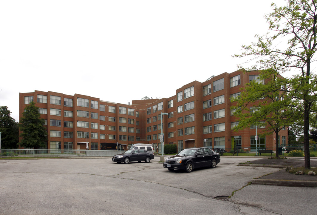 Harmony-King Co-Op Homes Inc in Oshawa, ON - Building Photo