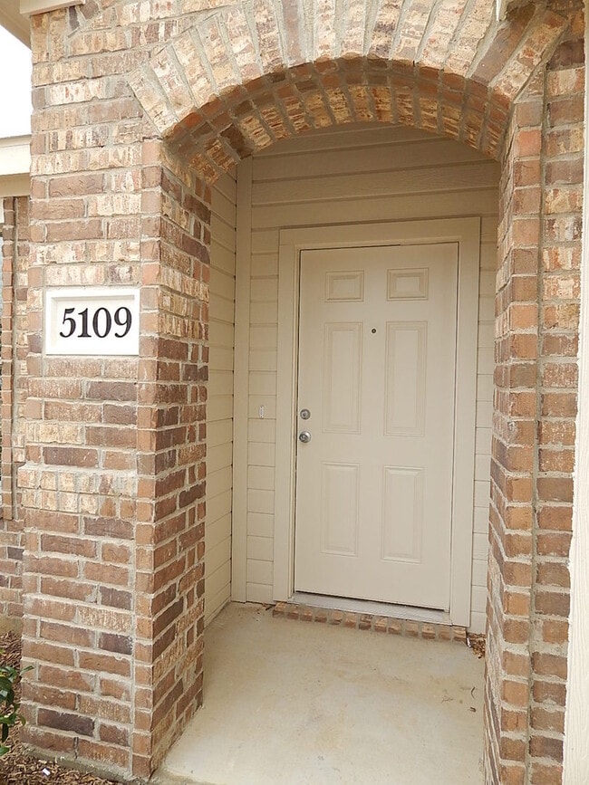 property at 5109 Glen Eden Dr