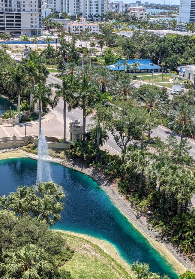 800 N Tamiami Trl, Unit 1001 in Sarasota, FL - Building Photo - Building Photo