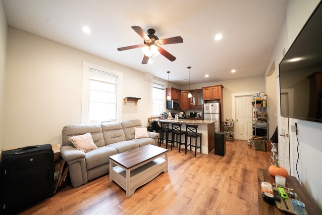 717 Parker St, Unit 1