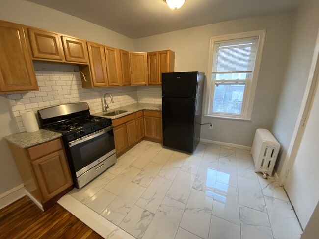 property at 1611 Woodlynne Ave
