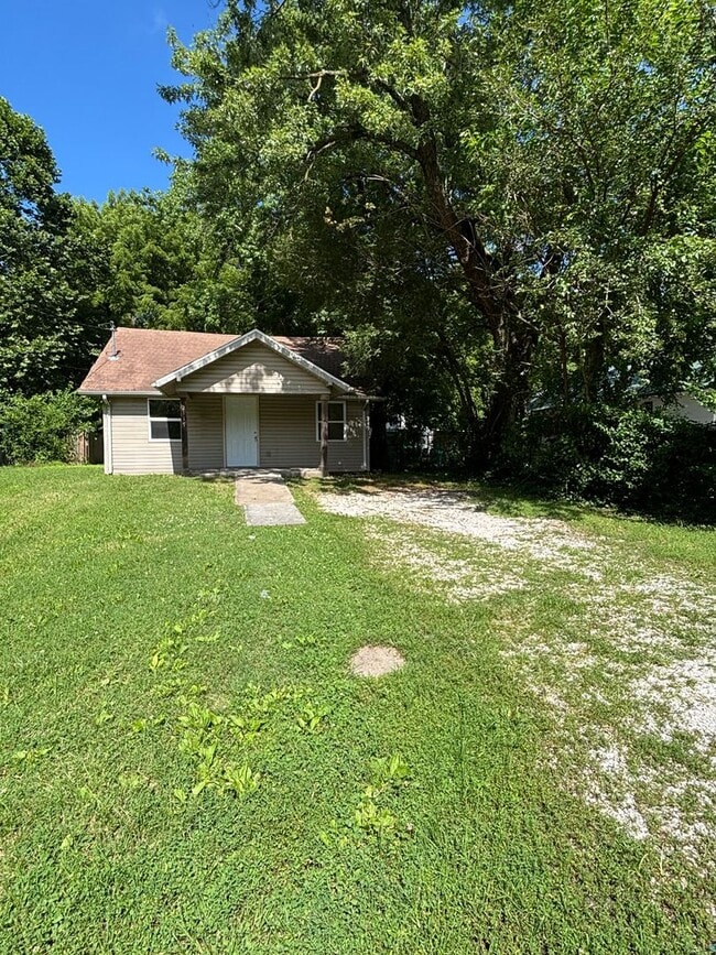 property at 2117 N Hoffman Ave