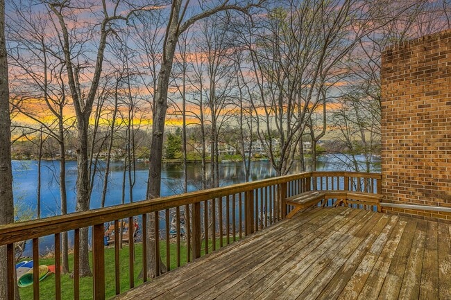 11030 Thrush Ridge Rd in Reston, VA - Building Photo - Building Photo