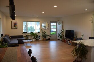 1467 Norman Ave in San Jose, CA - Foto de edificio - Building Photo