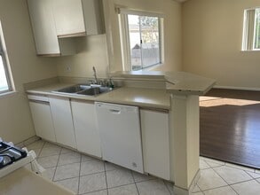 7642-7652 Crescent Ave in Buena Park, CA - Building Photo - Building Photo