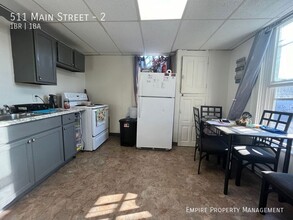 511 Main St in Slatington, PA - Foto de edificio - Building Photo