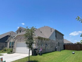 442 Diamond Creek Dr in Forney, TX - Building Photo