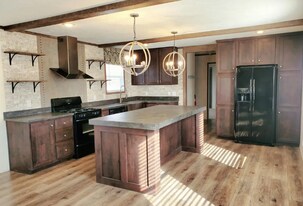 338 Saddle Dr in Grand Blanc, MI - Building Photo