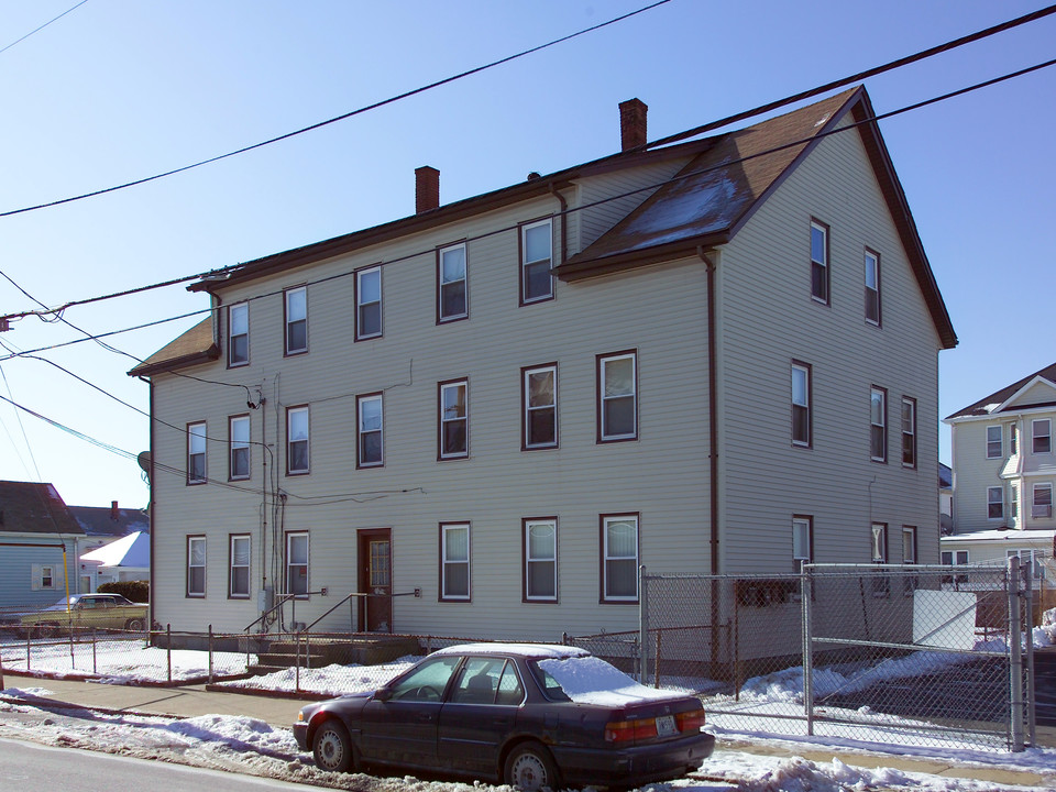 39 Quarry St in Fall River, MA - Building Photo