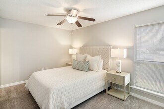 The Pointe Apartment Homes in Gautier, MS - Building Photo - Building Photo