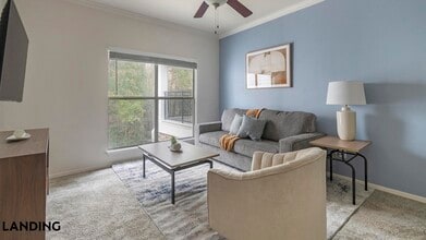 9727 Touchton Rd in Jacksonville, FL - Foto de edificio - Building Photo