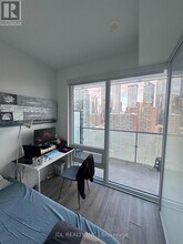 28 Wellesley St E in Toronto, ON - Building Photo - Building Photo