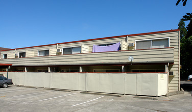 436 Klute St in Santa Rosa, CA - Foto de edificio - Building Photo