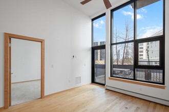 1120 S 2nd St, Unit 304 in Minneapolis, MN - Building Photo - Building Photo