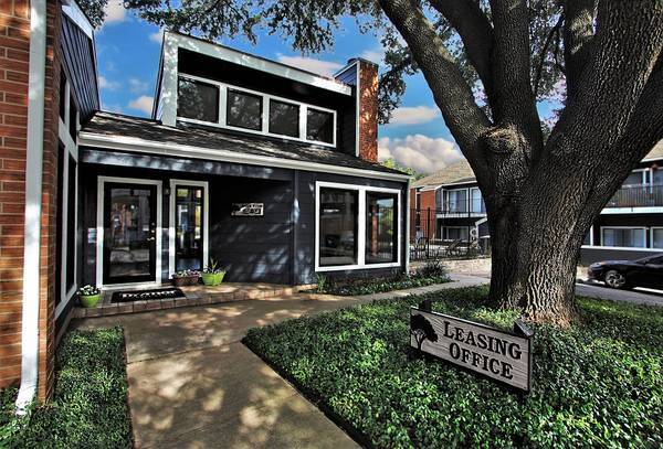 Tramor at the Oaks Apartments in Austin, TX - Building Photo