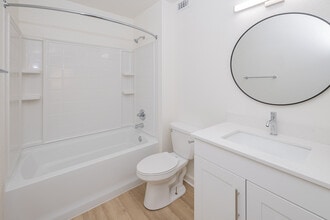 Pointe at North Penn in Edmond, OK - Foto de edificio - Interior Photo