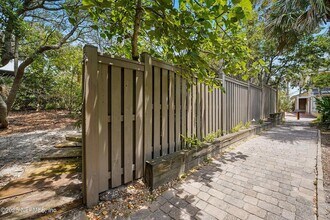 1927 Beachside Ct in Atlantic Beach, FL - Building Photo - Building Photo