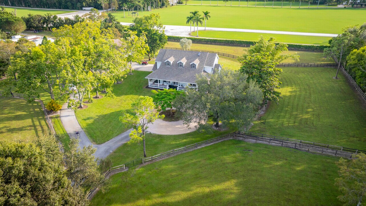 12284 Indian Mound Rd in Wellington, FL - Building Photo