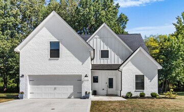 1132 Chagford Dr in Clarksville, TN - Building Photo - Building Photo