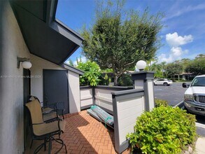 469 Long Bow Ct in Royal Palm Beach, FL - Foto de edificio - Building Photo