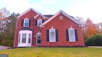 2455 Kirkstone Dr in Buford, GA - Building Photo