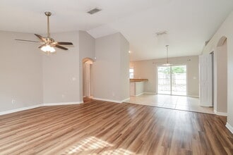 1835 14th St in Orange City, FL - Building Photo - Building Photo