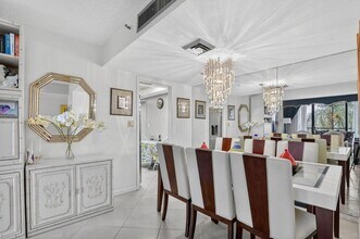 7738 Lakeside Blvd, Unit 373 in Boca Raton, FL - Foto de edificio - Building Photo