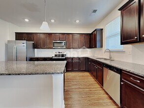 2125 Laurel Vlg Cir in Belmont, NC - Building Photo - Building Photo