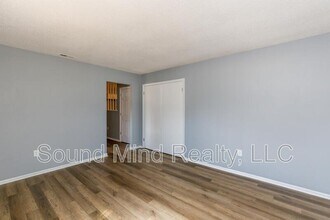 2624 Sanderford Rd in Raleigh, NC - Building Photo - Building Photo