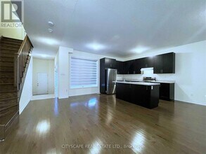 253 Clockwork Dr in Brampton, ON - Building Photo - Building Photo