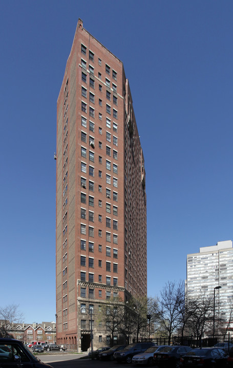 The Barclay in Chicago, IL - Building Photo