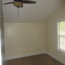 2211 Blue Creek Rd in Jacksonville, NC - Building Photo - Building Photo