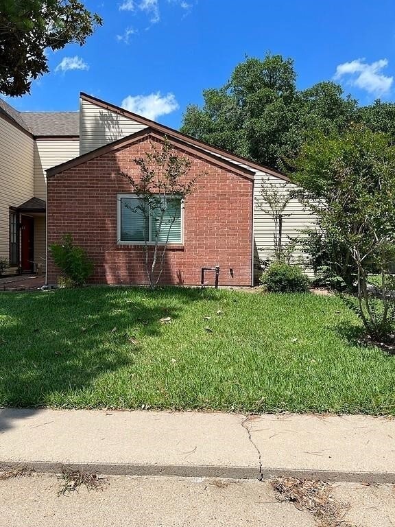 property at 111 Briar Ridge Dr