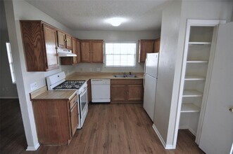 404 Burlwood Ct in Round Rock, TX - Building Photo - Building Photo