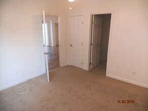 6141 Marbrisa Ave, Unit D in Huntington Park, CA - Building Photo - Building Photo