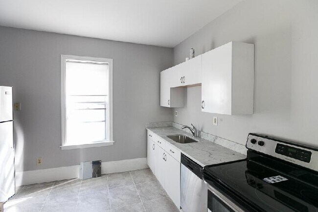 47 Cornwall St, Unit 1 in Boston, MA - Building Photo - Building Photo