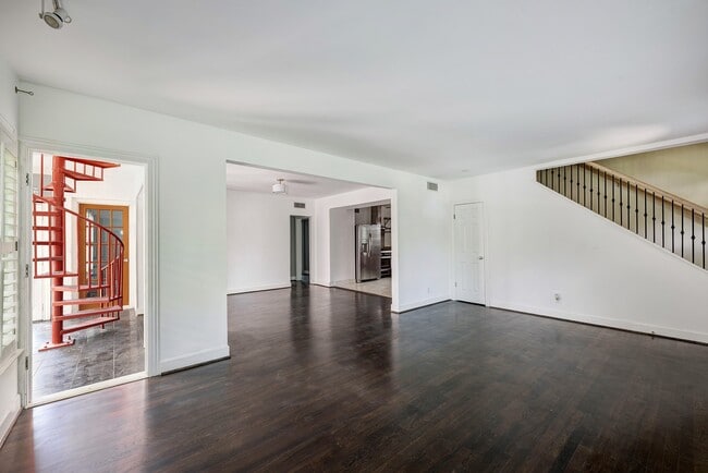 property at 1919 W McKinney St